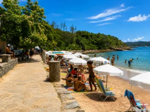 Praia da Tartaruga em Búzios durante o passeio saindo do Rio de Janeiro.